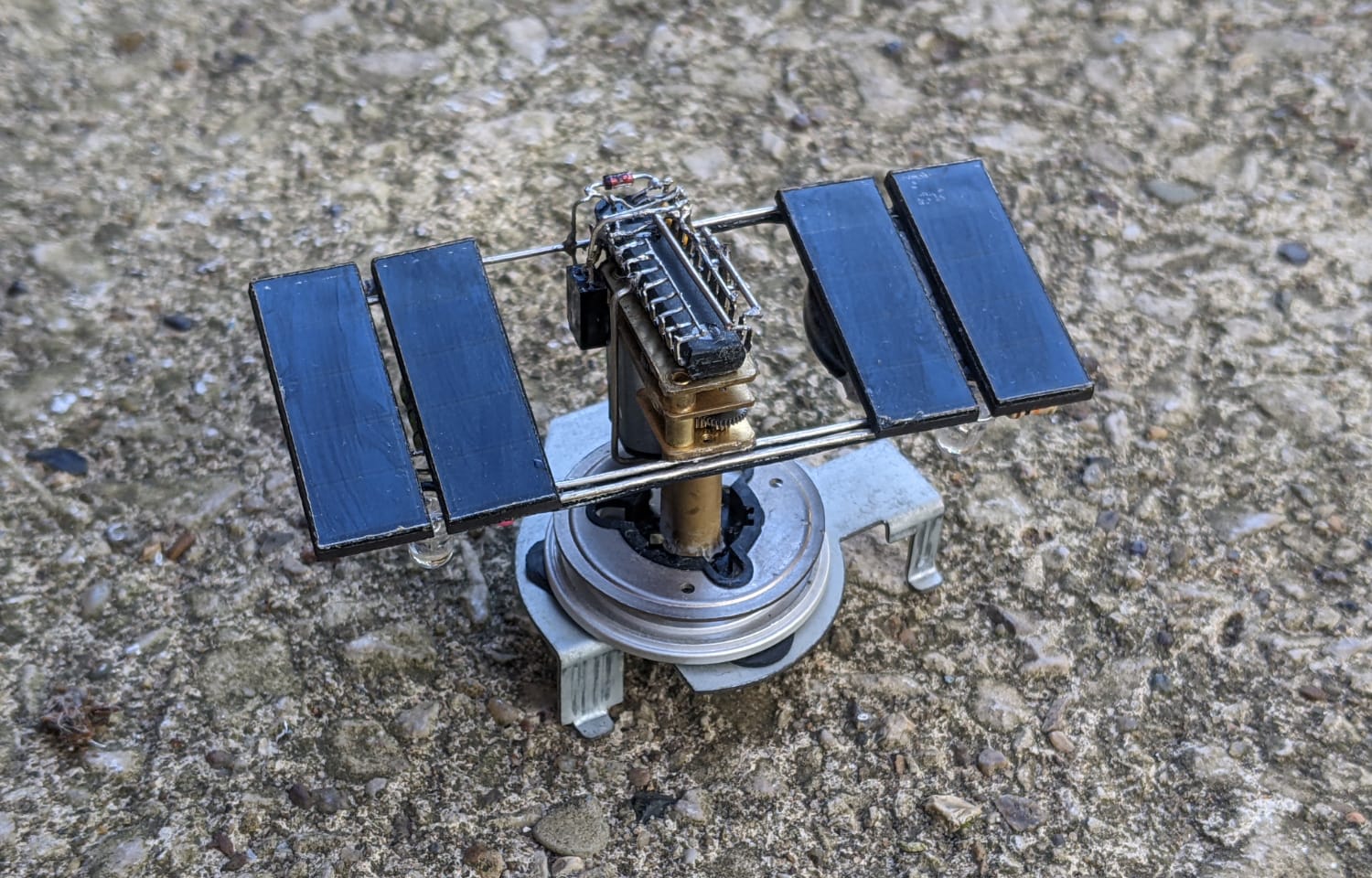 Desktop robot that turns to face the light.