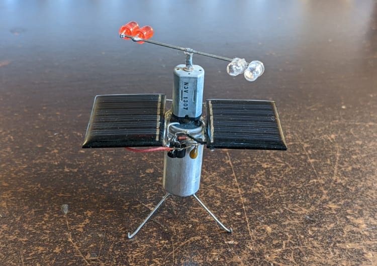 A desktop spinner robot.