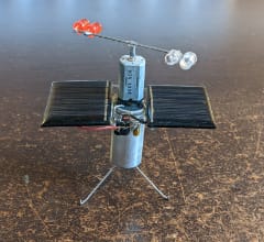 A desktop spinner robot.