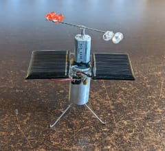 A desktop spinner robot.